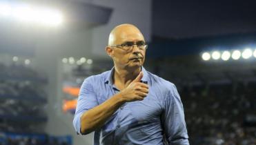 Entre dimes y diretes