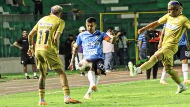 Ganó con diez hombres 