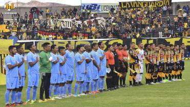 Hinchada fiel  en Achumani