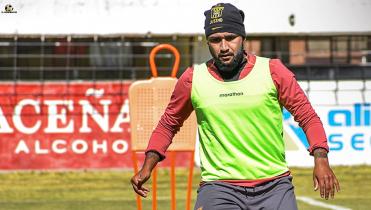 Jusino solo piensa en el fútbol de The Strongest