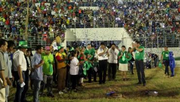 La fiesta en el estadio de la ACF fue a medias