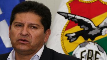 La oficial tiene que salir 