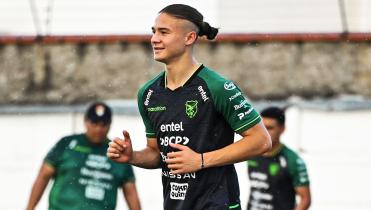 Lucas Makazaga titular este domingo