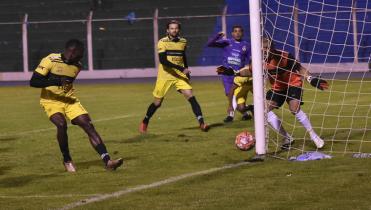 Lunes de fútbol en Santa Cruz