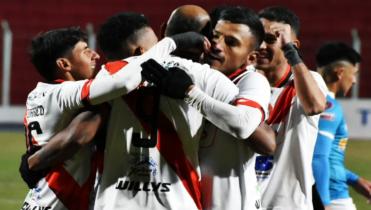 Nacional cumple en casa y vuelve a respirar en el Torneo