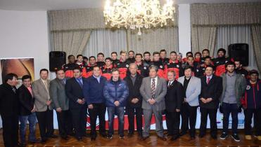 Nacional presentó su equipo