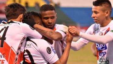Nacional y un partido aparte