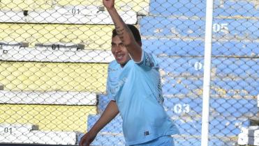 Orellana quiere quedarse