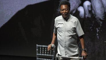 Pelé fue hospitalizado