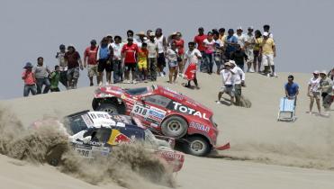 Pilotos del Dakar pasan las verificaciones
