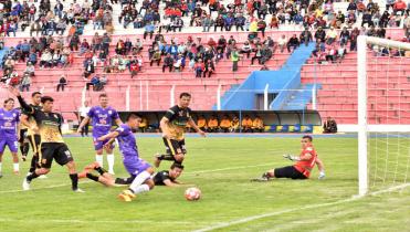 Real Potosí golea a Destroyers 