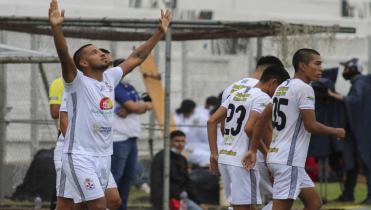  Real Santa Cruz derrotó a Real Potosí