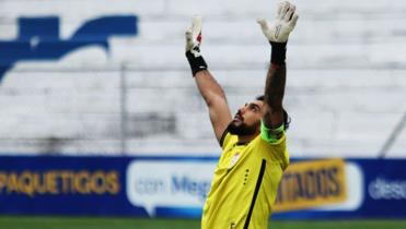 Real Santa Cruz vuelve al triunfo en el debut de Marcelo Straccia como director técnico