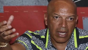 Royal Pari no afloja 