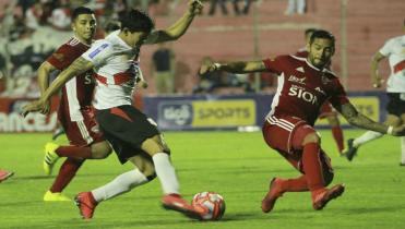 Royal Pari no sabe ganar de local