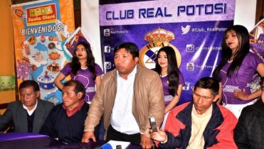 Santos asume el mando