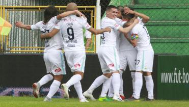 Tenía que ganar y ganó en Santa Cruz