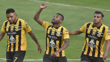 The Strongest goleó 