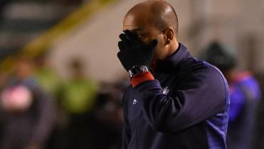 Thiago Leitao en la cornisa