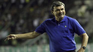 Tucho se toma tiempo para el once