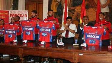 Universitario casi listo