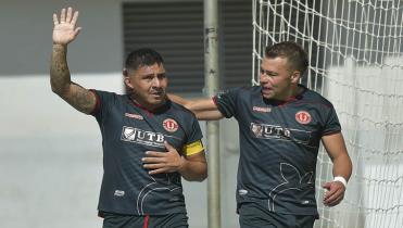 Universitario venció a Aurora 