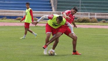 Universitario viene sin atención