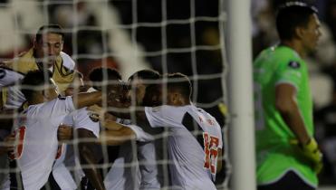 Vasco goleó al Rojo