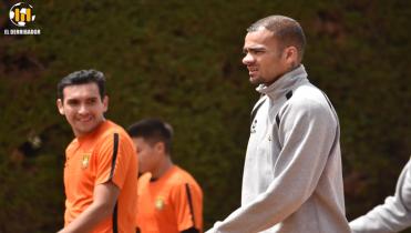 Viene un abril movidito