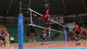 Voley infantil en La Paz
