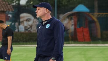 Zago espera refuerzos 