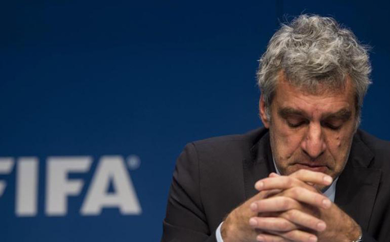 Walter De Gregorio se va de la FIFA