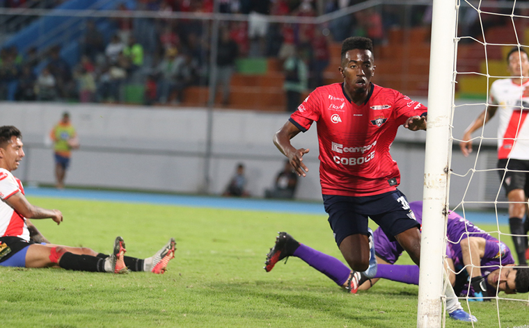 Wilster incendió a Always Ready