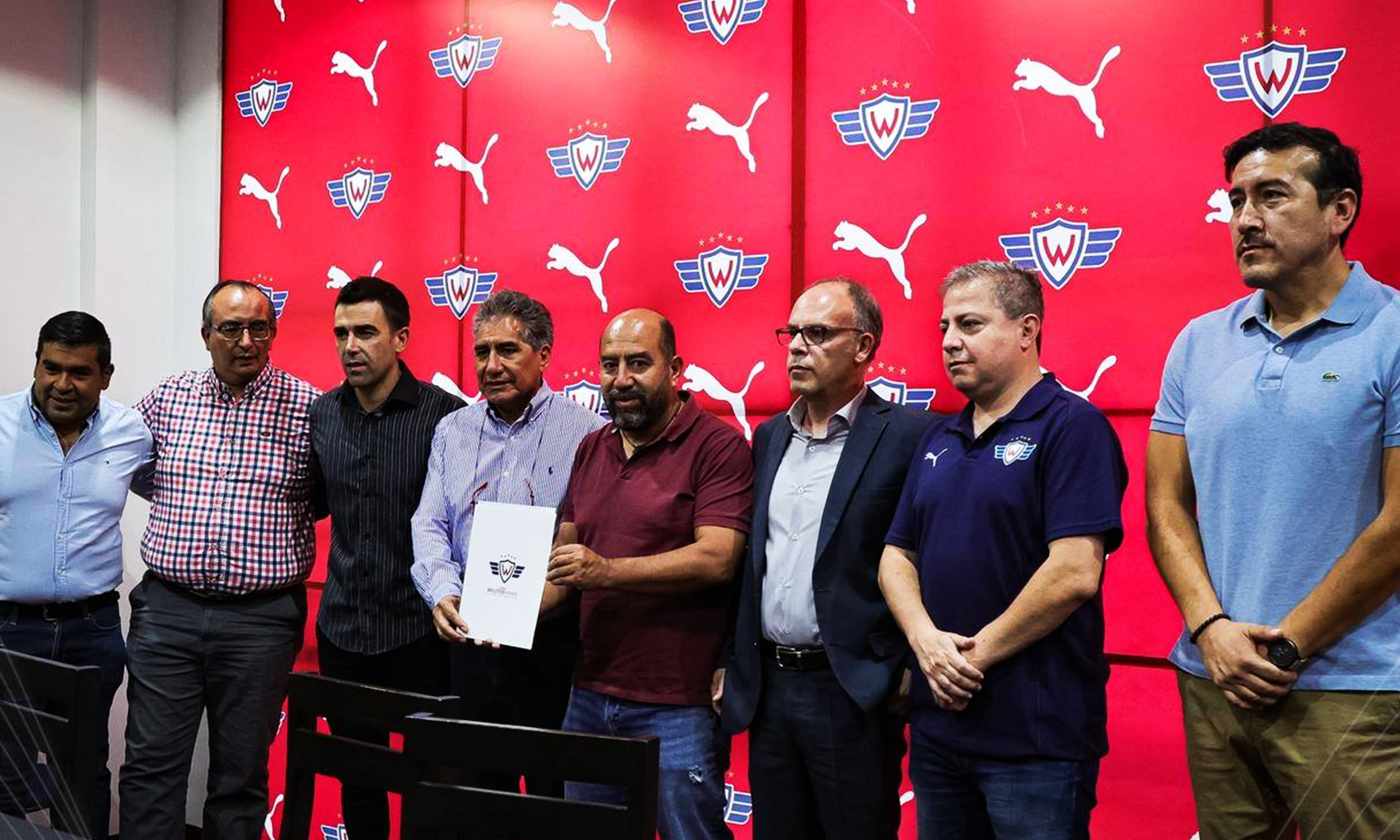 Wilstermann firmó su Sociedad Anónima