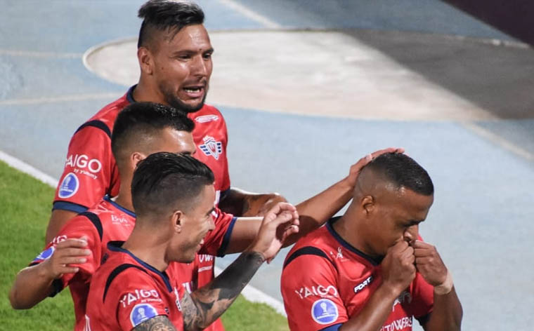 Wilstermann visita a Everton 